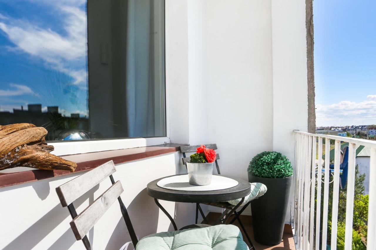 Apartament Czarno Na Bialym Wladyslawowo Luaran gambar