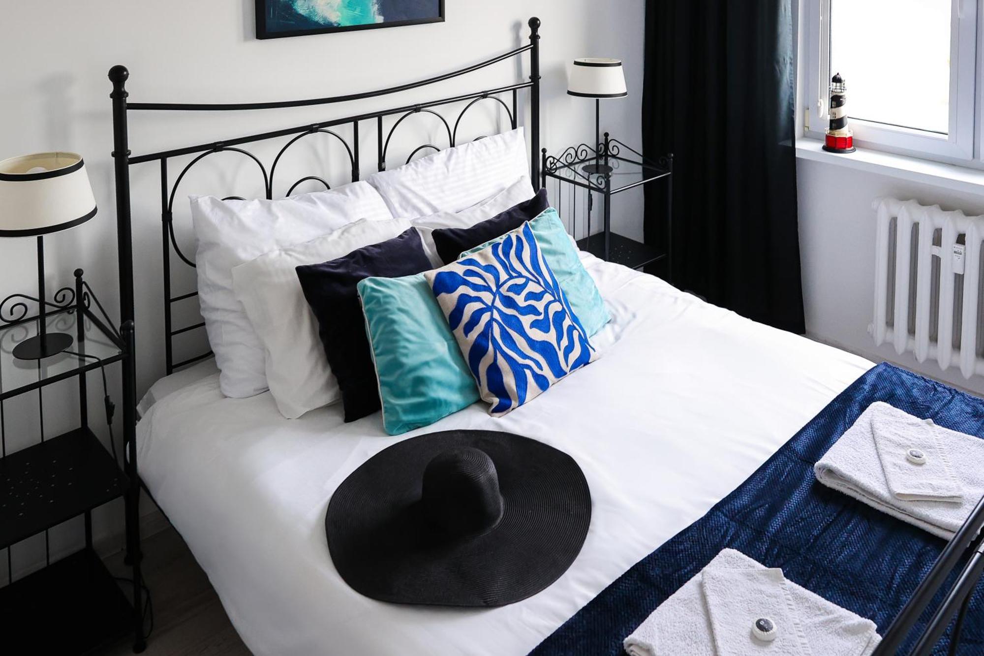 Apartament Czarno Na Bialym Wladyslawowo Luaran gambar