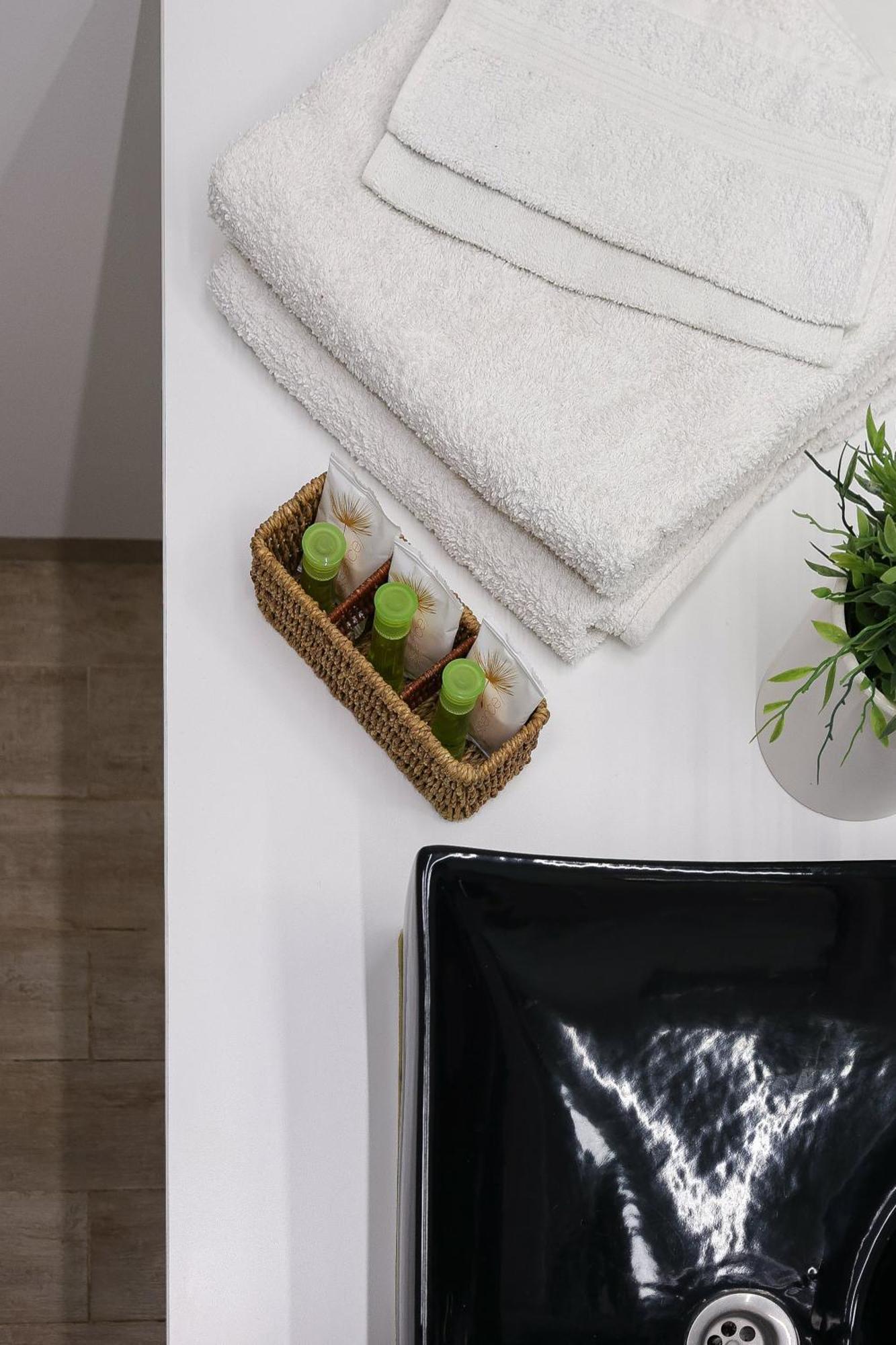 Apartament Czarno Na Bialym Wladyslawowo Luaran gambar