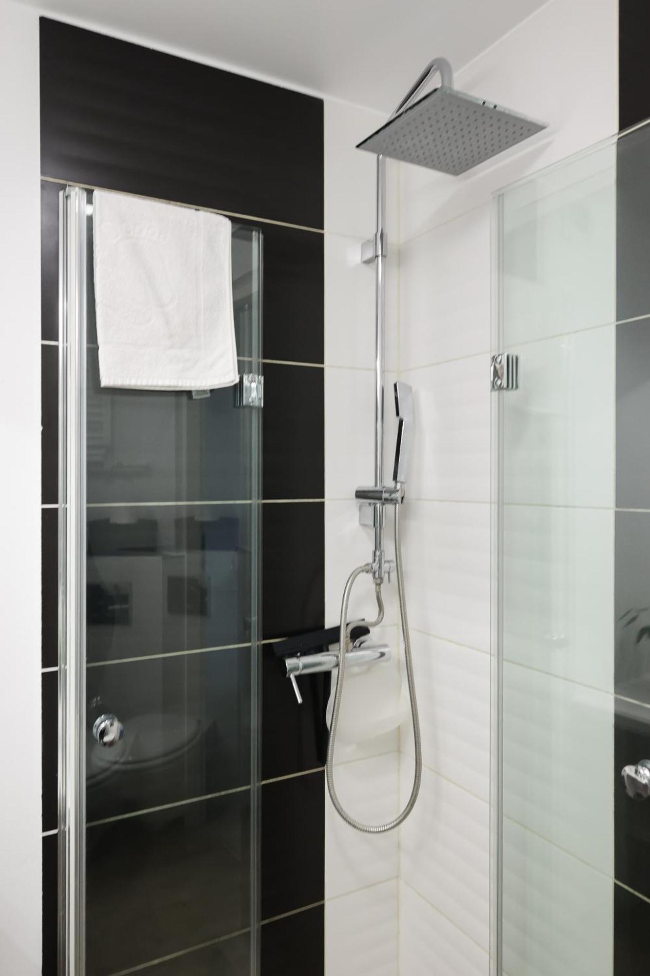 Apartament Czarno Na Bialym Wladyslawowo Luaran gambar